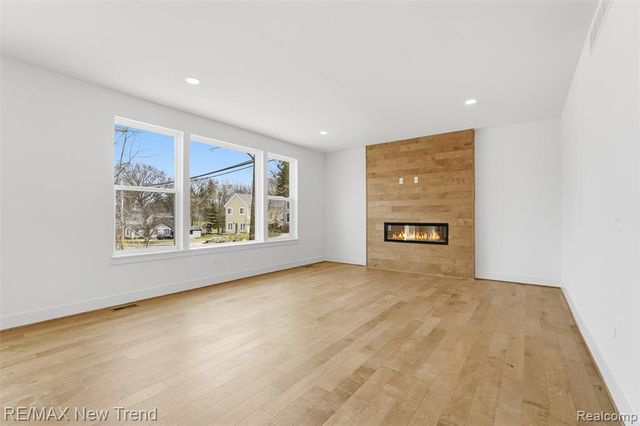 321 Dean Street, Milford, MI 48381