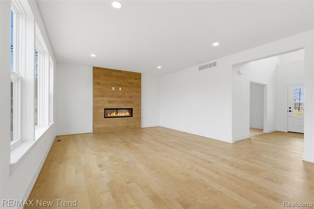 321 Dean Street, Milford, MI 48381