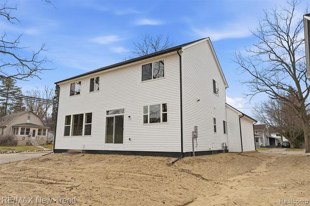 321 Dean Street, Milford, MI 48381