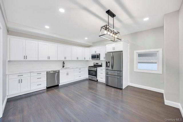 15 Duane Drive, Ronkonkoma, NY 11779