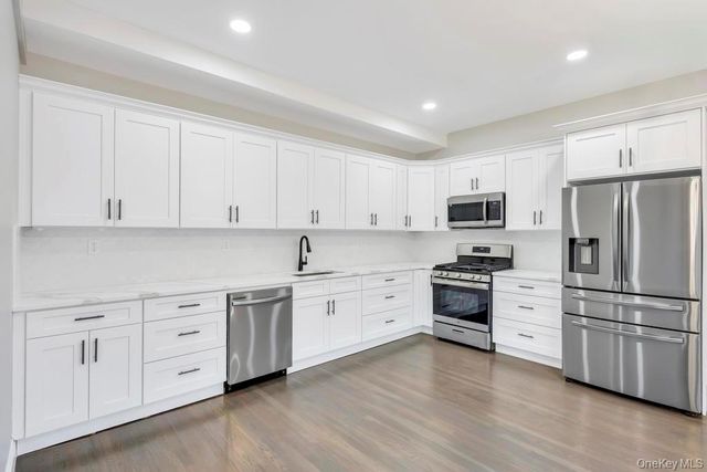 15 Duane Drive, Ronkonkoma, NY 11779