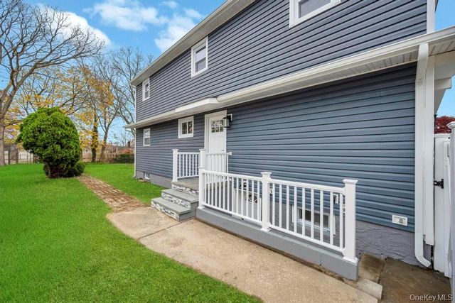 15 Duane Drive, Ronkonkoma, NY 11779