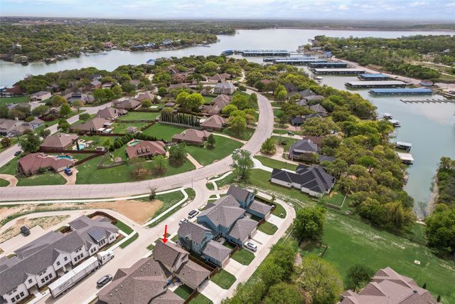9525 Thorncrown Lane, Fort Worth, TX 76179