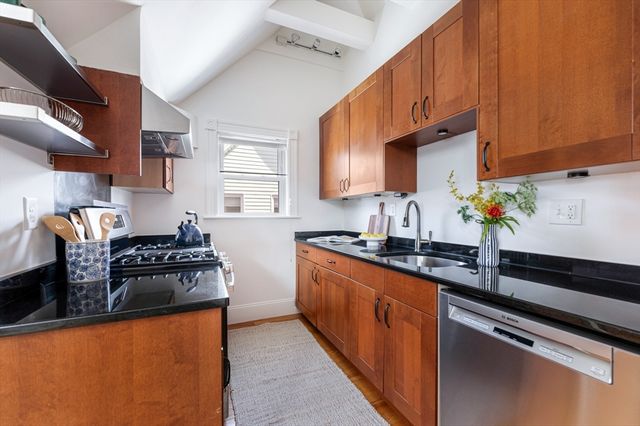 42 Banks Street 3, Somerville, MA 02144