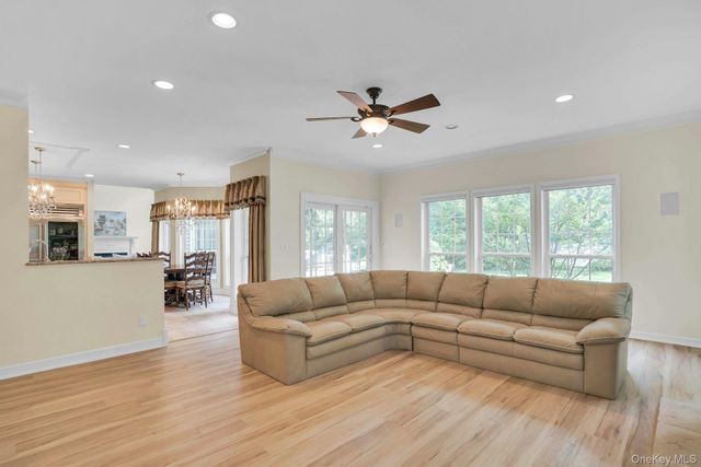7 Dorm Court, East Setauket, NY 11733
