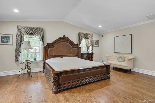 7 Dorm Court, East Setauket, NY 11733
