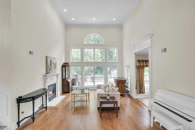 7 Dorm Court, East Setauket, NY 11733