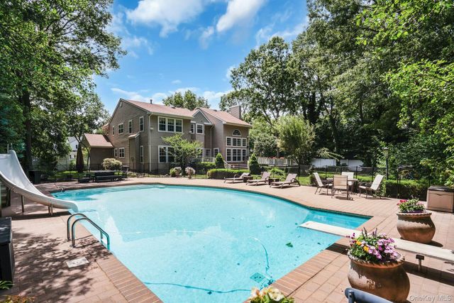 7 Dorm Court, East Setauket, NY 11733