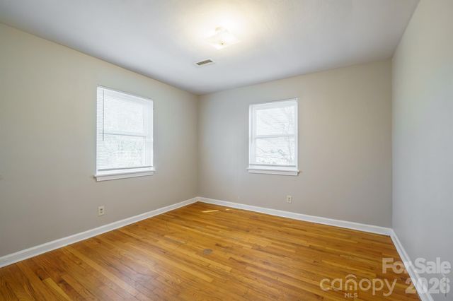 829 4th Avenue SW, Hickory, NC 28602