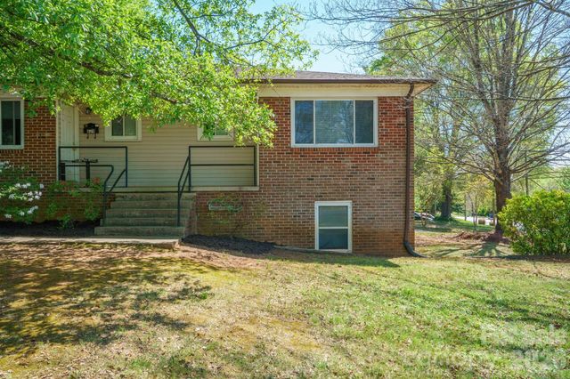 829 4th Avenue SW, Hickory, NC 28602