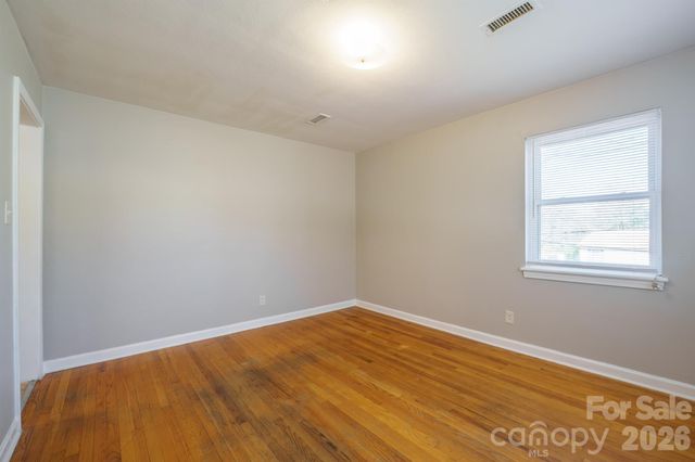 829 4th Avenue SW, Hickory, NC 28602