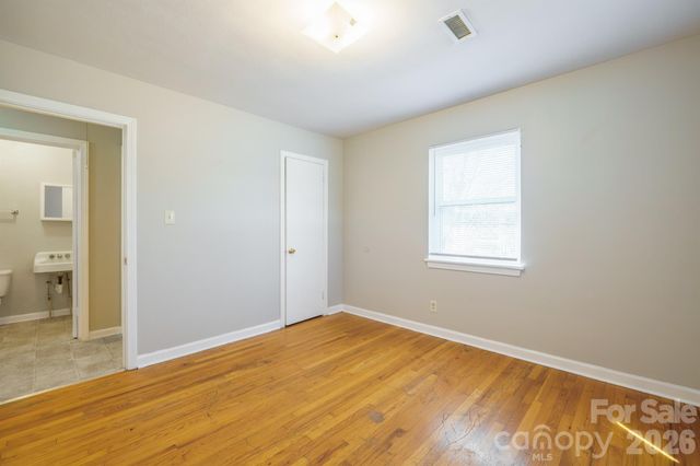 829 4th Avenue SW, Hickory, NC 28602