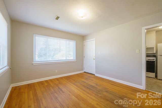829 4th Avenue SW, Hickory, NC 28602