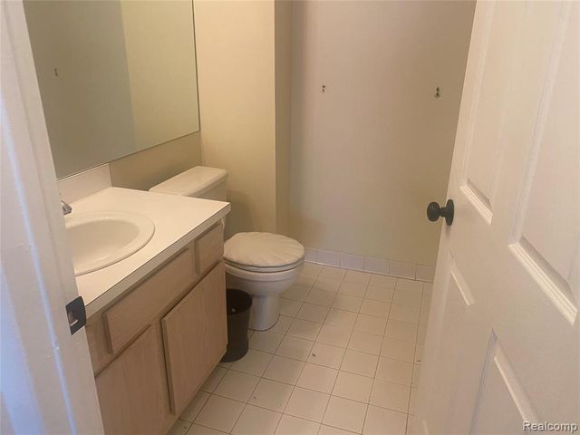 22192 Cape Cod Way, Farmington Hills, MI 48336