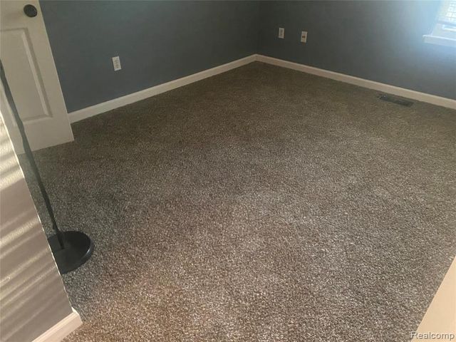 22192 Cape Cod Way, Farmington Hills, MI 48336