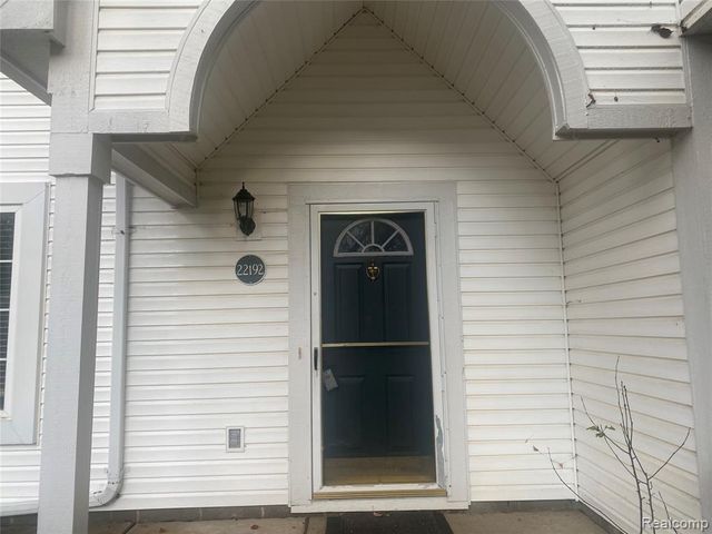 22192 Cape Cod Way, Farmington Hills, MI 48336