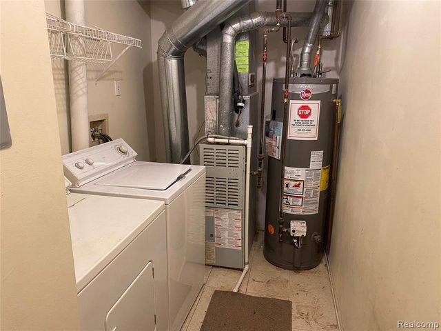 22192 Cape Cod Way, Farmington Hills, MI 48336