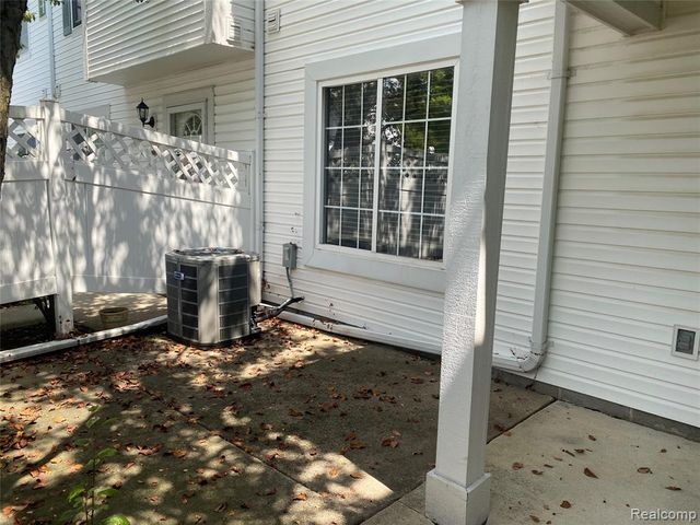 22192 Cape Cod Way, Farmington Hills, MI 48336