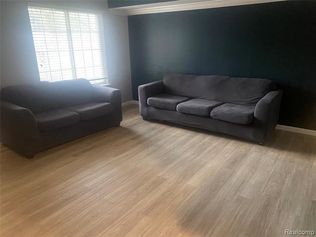 22192 Cape Cod Way, Farmington Hills, MI 48336