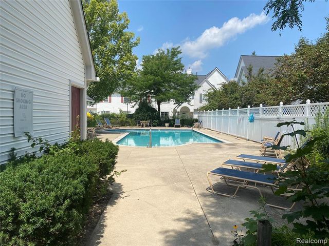 22192 Cape Cod Way, Farmington Hills, MI 48336