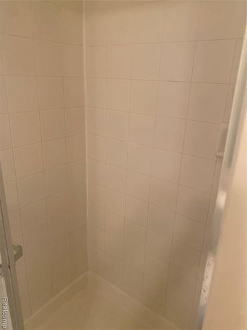 22192 Cape Cod Way, Farmington Hills, MI 48336