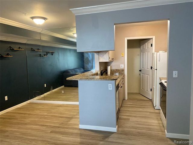 22192 Cape Cod Way, Farmington Hills, MI 48336