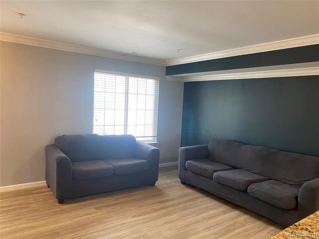 22192 Cape Cod Way, Farmington Hills, MI 48336