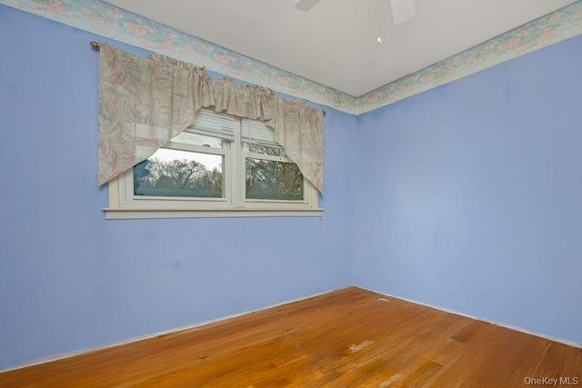 15 Elaine Place, Plainview, NY 11803