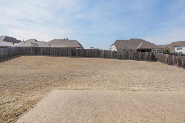 5897 LINDEN OAK DR E, Arlington, TN 38002