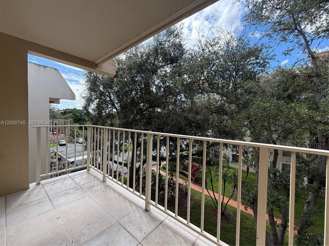 13100 SW 92nd Ave A-PH7, Miami, FL 33176