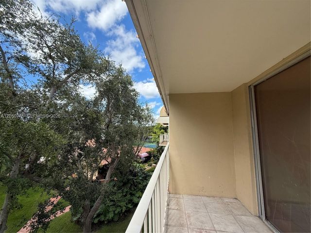 13100 SW 92nd Ave A-PH7, Miami, FL 33176