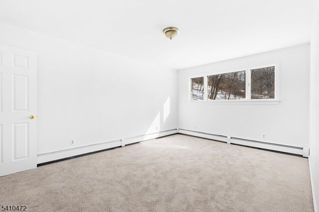 2 Beemer Rd, Wantage Twp., NJ 07461