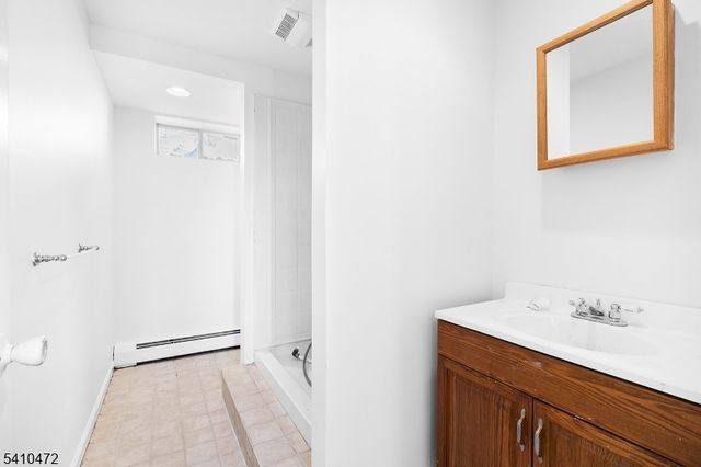 2 Beemer Rd, Wantage Twp., NJ 07461