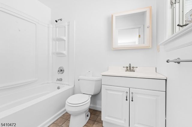 2 Beemer Rd, Wantage Twp., NJ 07461