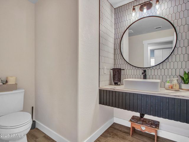 4326 W KENAI Drive, New River, AZ 85087