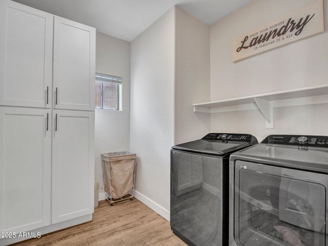 4326 W KENAI Drive, New River, AZ 85087