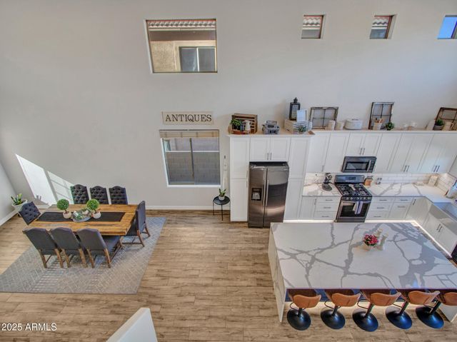 4326 W KENAI Drive, New River, AZ 85087