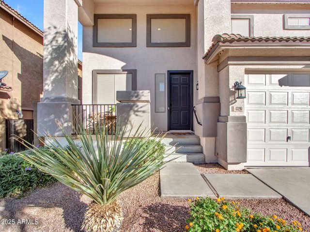 4326 W KENAI Drive, New River, AZ 85087