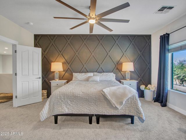 4326 W KENAI Drive, New River, AZ 85087