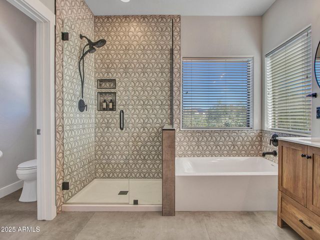 4326 W KENAI Drive, New River, AZ 85087