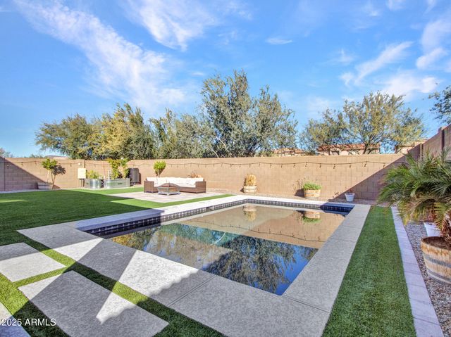 4326 W KENAI Drive, New River, AZ 85087