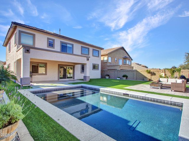 4326 W KENAI Drive, New River, AZ 85087