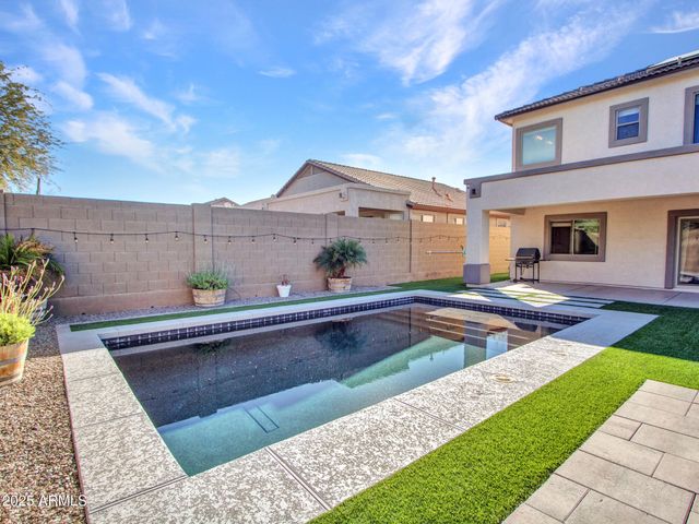 4326 W KENAI Drive, New River, AZ 85087