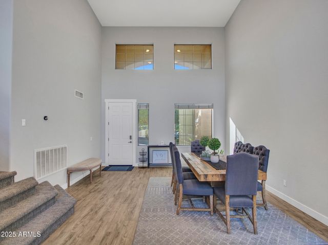 4326 W KENAI Drive, New River, AZ 85087