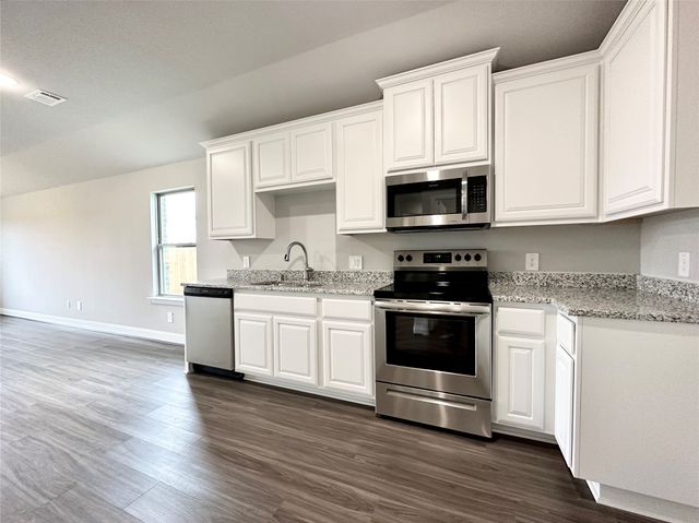 1428 Waverley Drive, Greenville, TX 75402