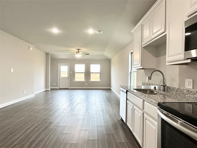 1428 Waverley Drive, Greenville, TX 75402