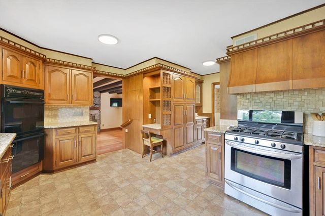 235 N Westfield St, Agawam, MA 01030