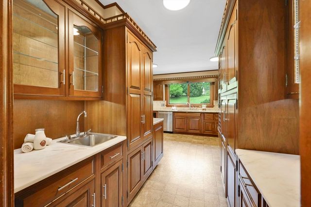 235 N Westfield St, Agawam, MA 01030