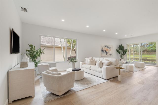 7585 Las Cruces Court, Boynton Beach, FL 33437