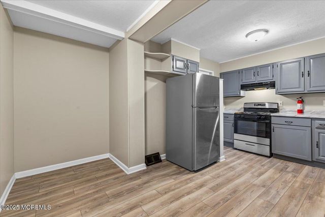 56 Wert Avenue, Hamilton, NJ 08610